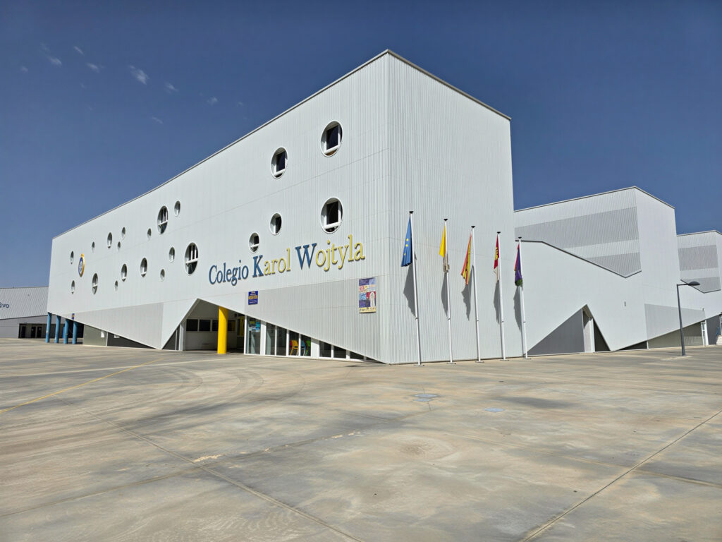 Edificio del Colegio Karol Wojtyla