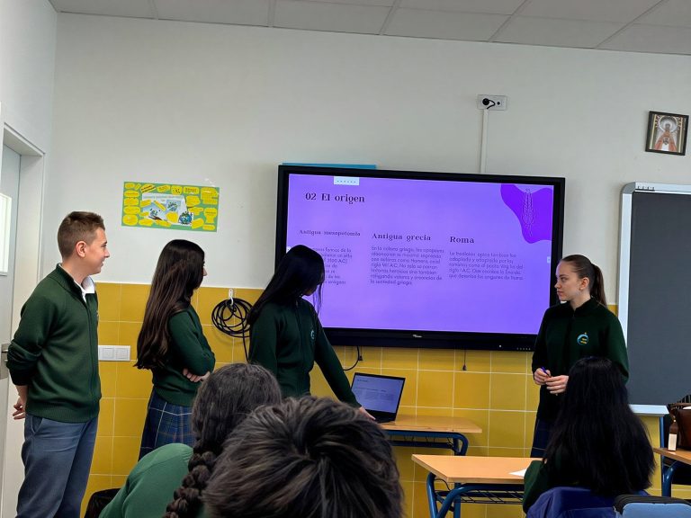 Taller de creatividad y literatura en el aula del Colegio Karol Wojtyla