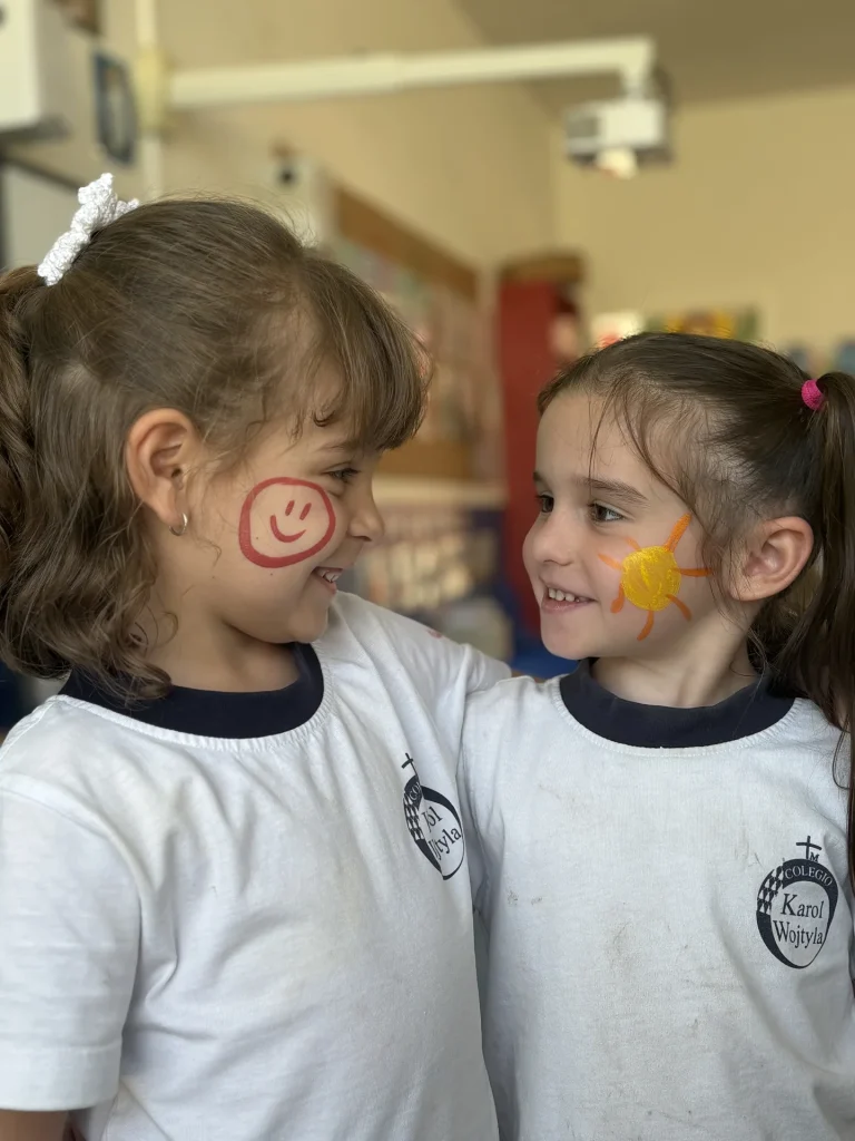 Alumnas de Educación Infantil Verbum en el aula del colegio